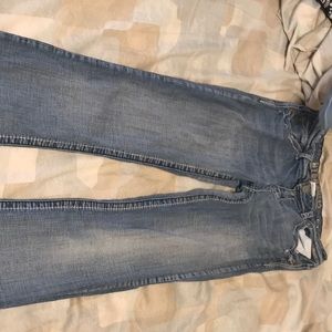 Woman’s hydraulic boot cut blue jeans